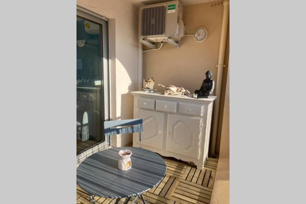 Apartamento Escapade Au Port Hyères Exterior foto