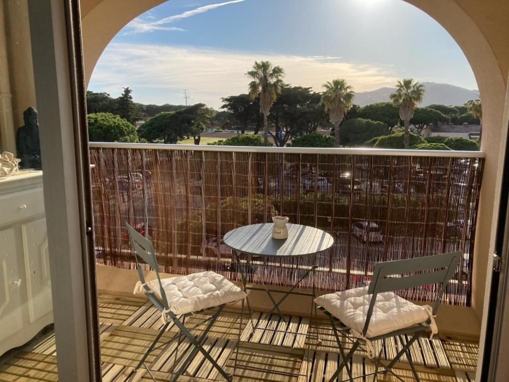 Apartamento Escapade Au Port Hyères Exterior foto